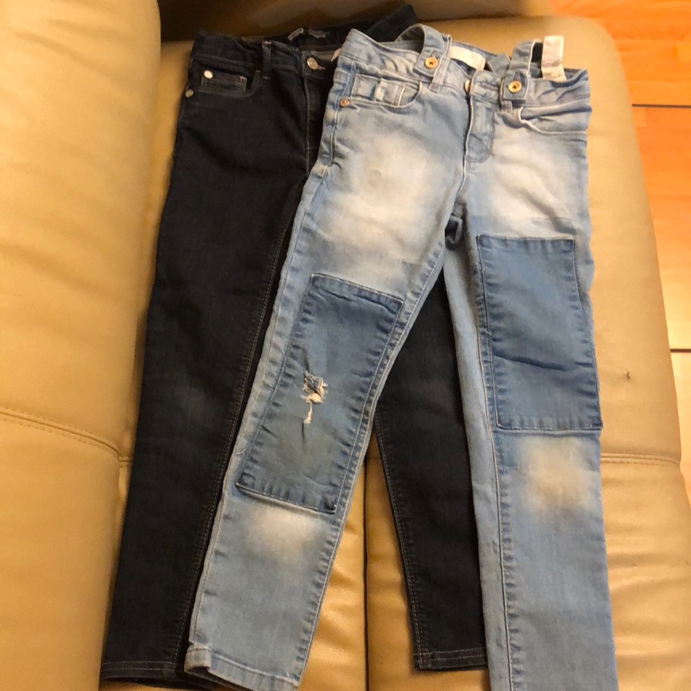 Dark Levi’s Jean and light blue Zara jeans